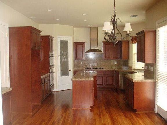3rd image of 6270 Brookshire Dr