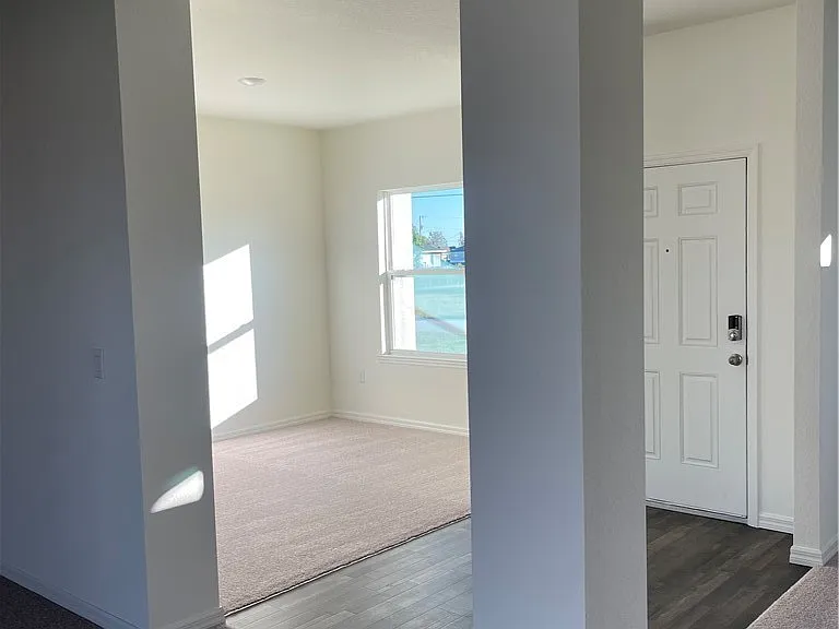 1820 NW 19th Ave — Photo 3