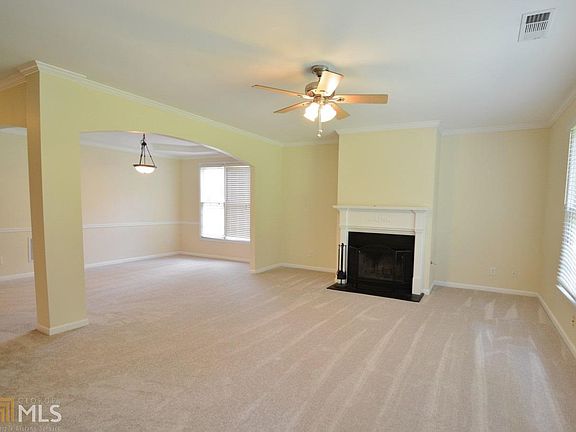 5th image of 702 Oak Hill Cir