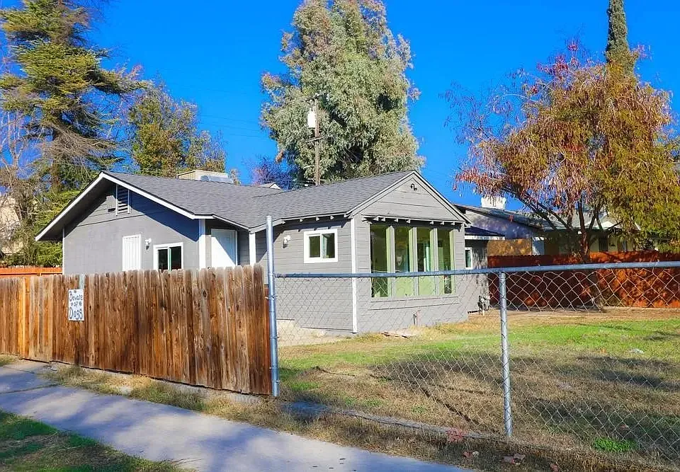 205 E Pine Ave