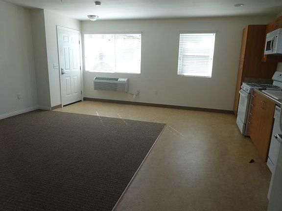 3rd image of 615 Harvard Blvd #104