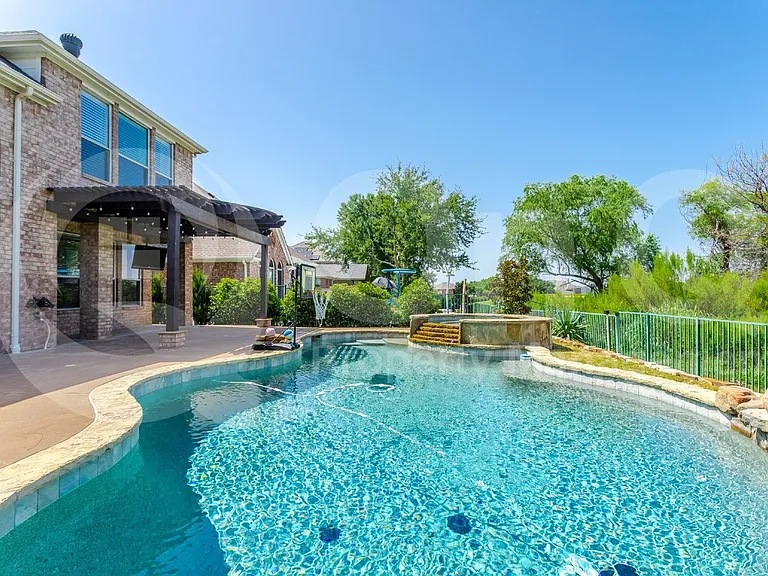 11281 Balcones Dr — Photo 47