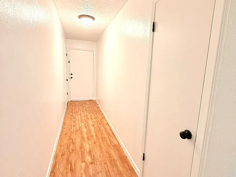 106 N Fairview St — Photo 20