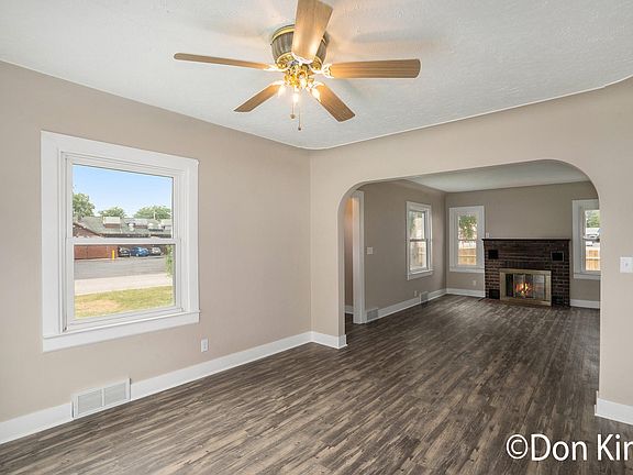 5th image of 3970 Grape Ave NE