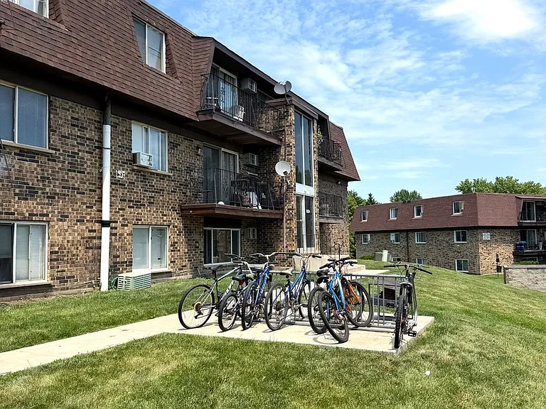 2500 Mark Thomas Ln #5B — Photo 3