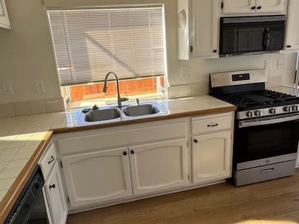 2180 Anda Lucia Way, Oceanside, CA 92056