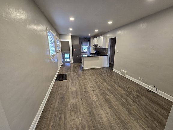 5th image of 185 S Pick Ave