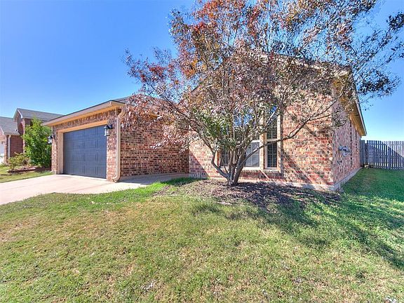3rd image of 9817 Summerhill Ln