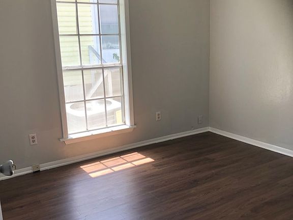 5th image of 1147 Cornwell Ave
