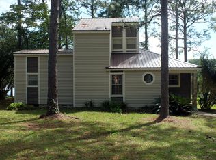 541 Kings Lake Blvd, Defuniak Springs, FL 32433