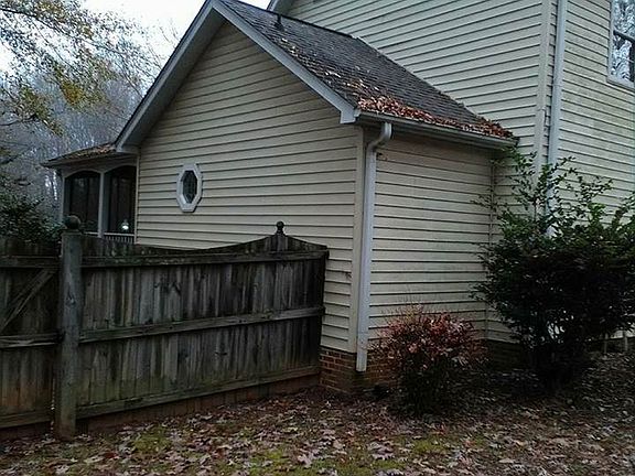 3rd image of 109 Wrenfield Ct