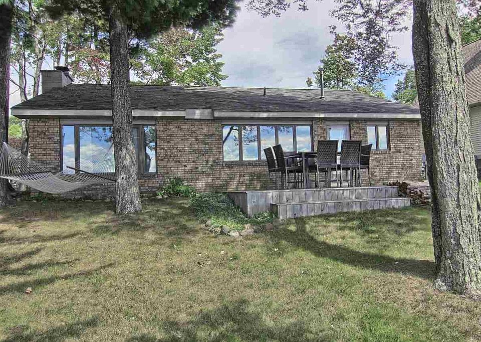1st image of 227 W Lake Dr