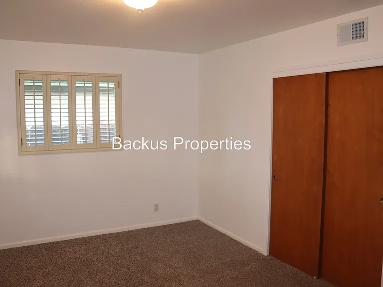 738 Carmelita Dr — Photo 13