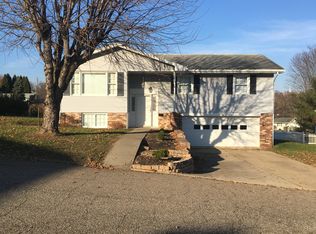108 Gaywood Dr, Saint Clairsville, OH 43950