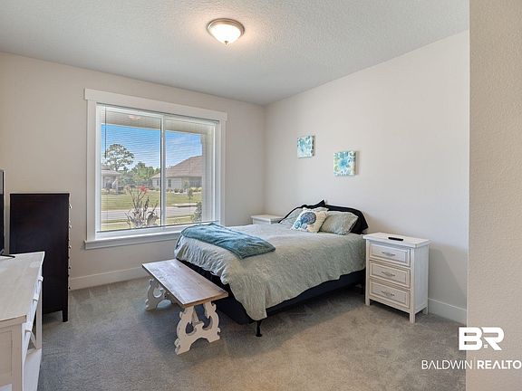 3rd image of 9869 Lakeview Dr