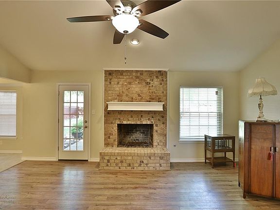 4th image of 4758 Pamela Dr