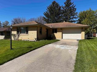 1027 Emerson Dr, Rockford, IL 61108
