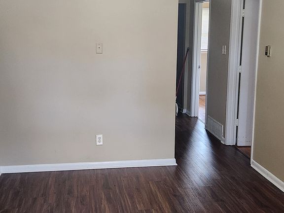 5th image of 1142 Centre Pkwy