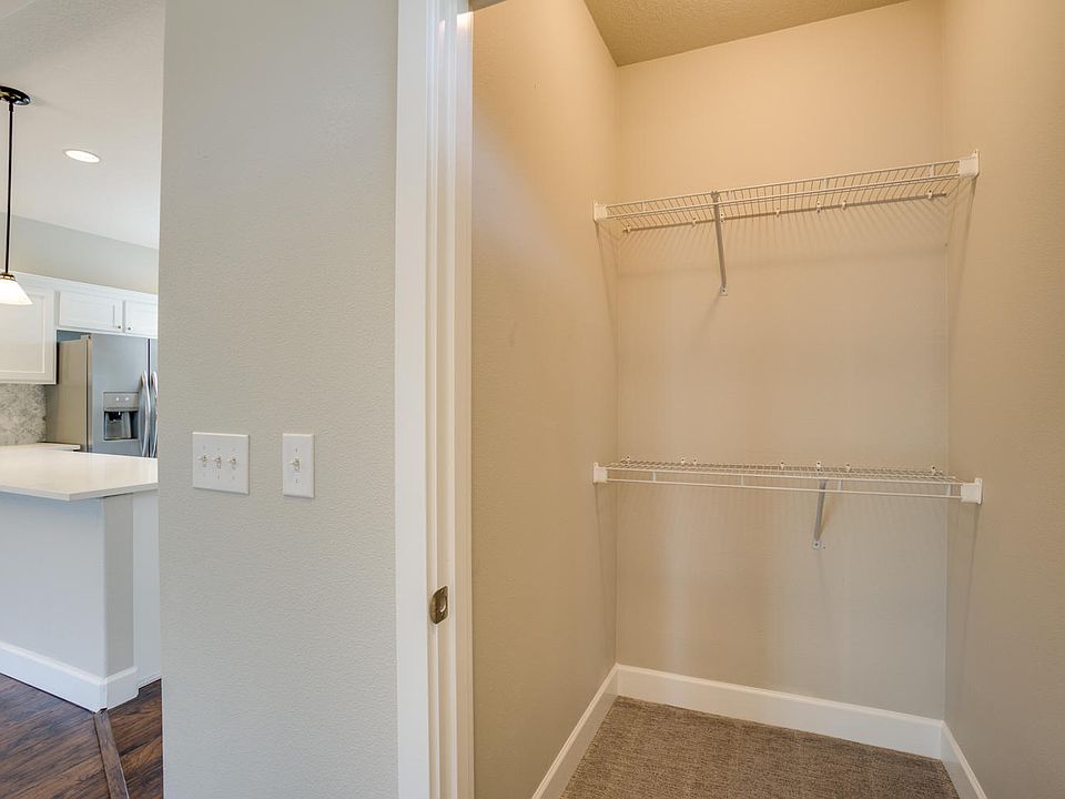 1st image of 10106 NE 28th Pl