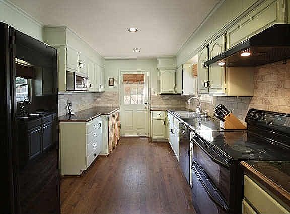 5th image of 4149 Beechwood Ln