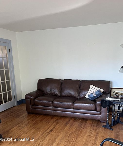 3rd image of 1410 Nott Street