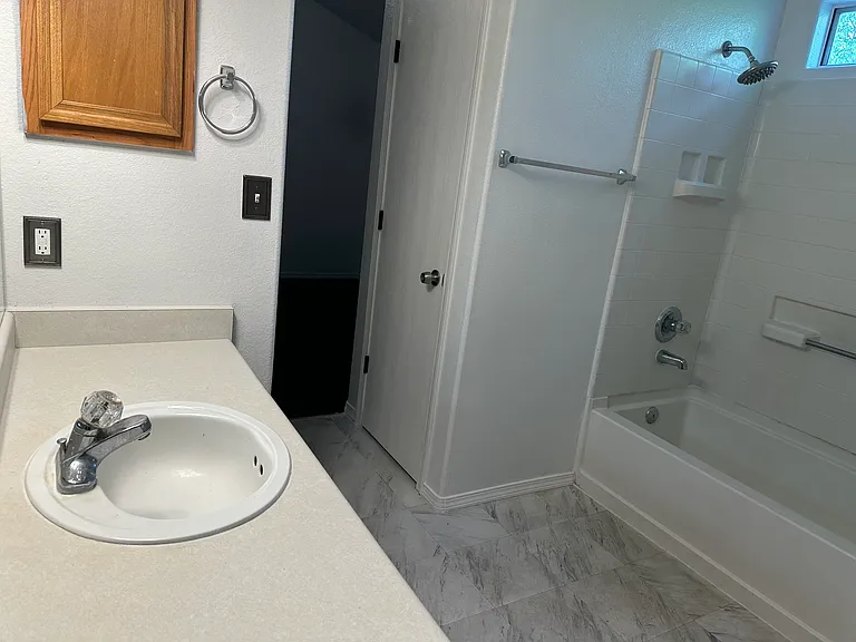 1120 Avenida Las Vistas NW — Photo 8