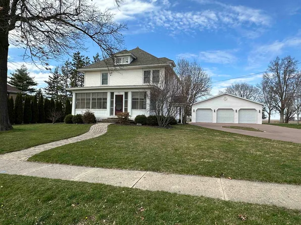 220 W 8th St, Milledgeville, IL 61051