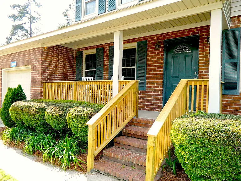 635 Clinton Way W — Photo 4