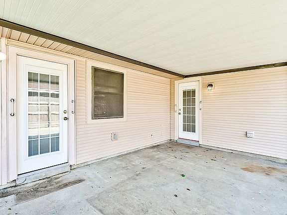 3rd image of 2207 Avenue L