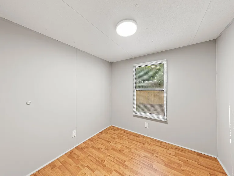 698 Persimmon St — Photo 12