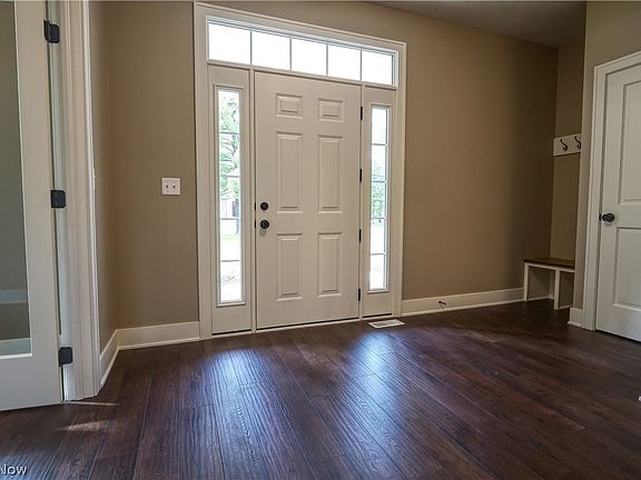 4th image of 1227 Bell Rd
