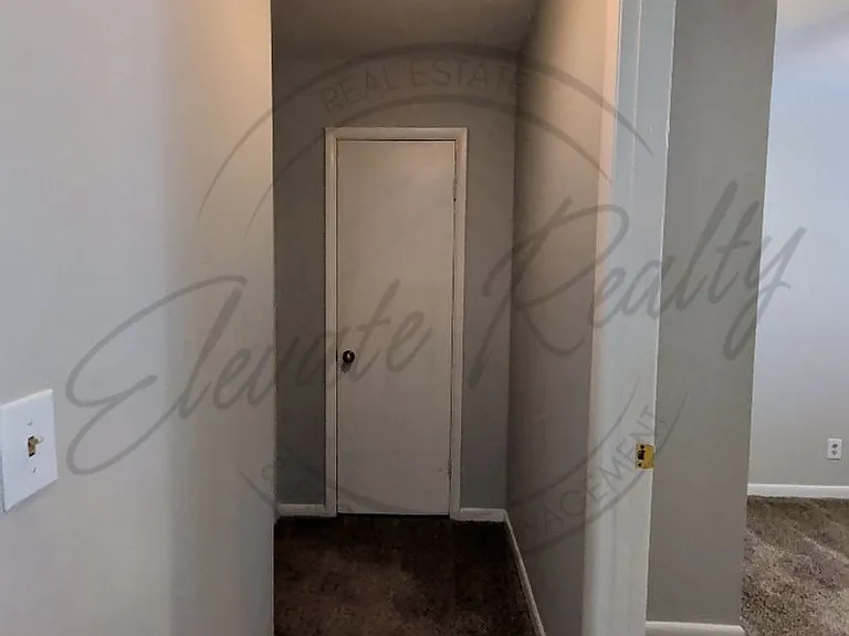 114 E 17th St #1 — Photo 5