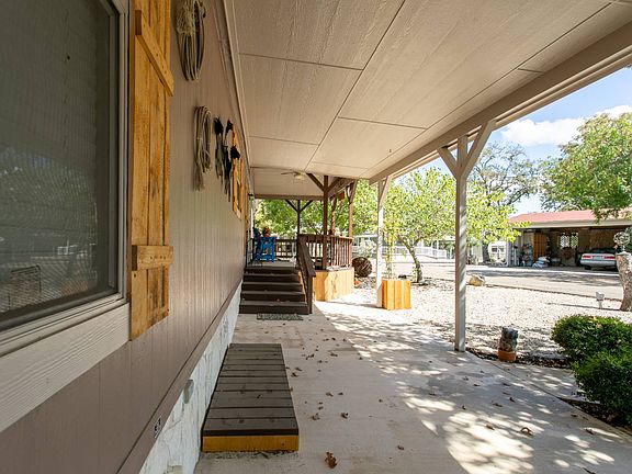 3rd image of 46 Wildwood Ln