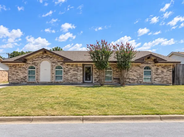 2001 San Jacinto Dr, Arlington, TX 76012