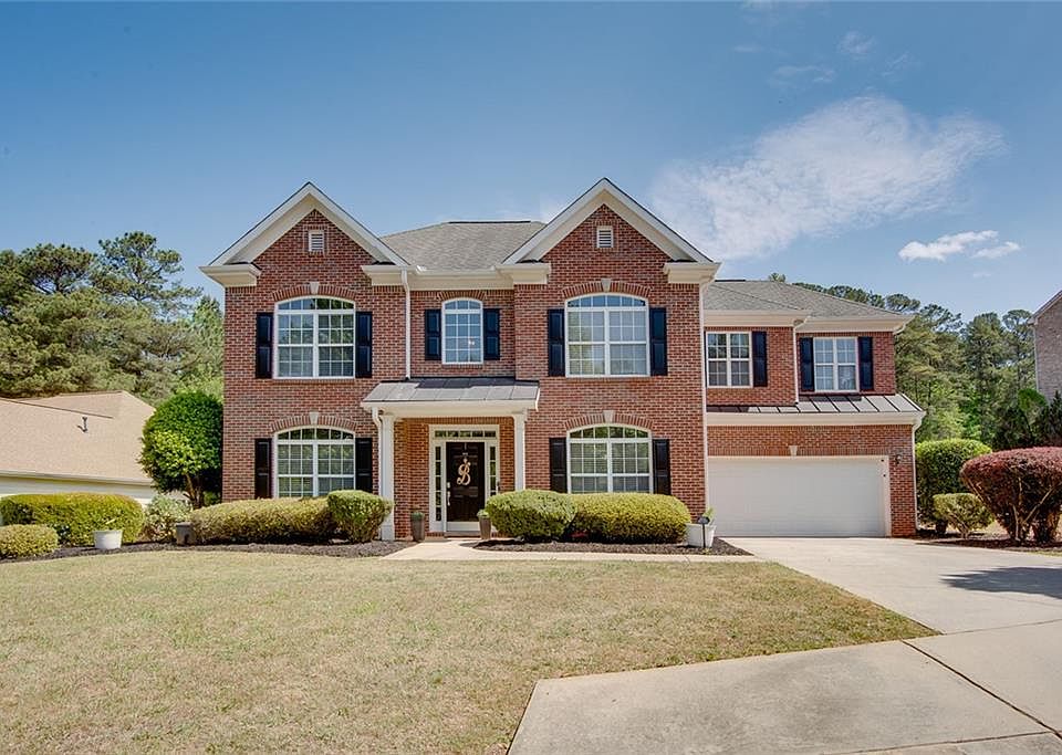 1st image of 7601 The Lakes Dr