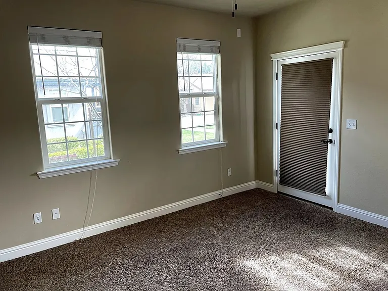 1320 Anita Ct — Photo 7