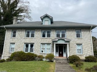 113 S Gilmer St, Mount Airy, NC 27030