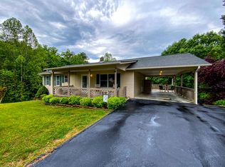 70 Hixon Ln, Bassett, VA 24055