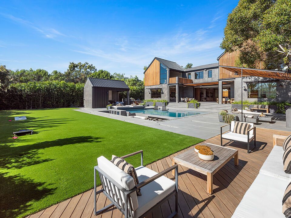 10480 W Sunset Blvd