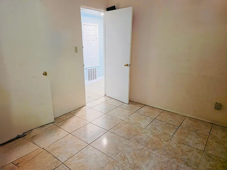6109 Dahlia Dr — Photo 4