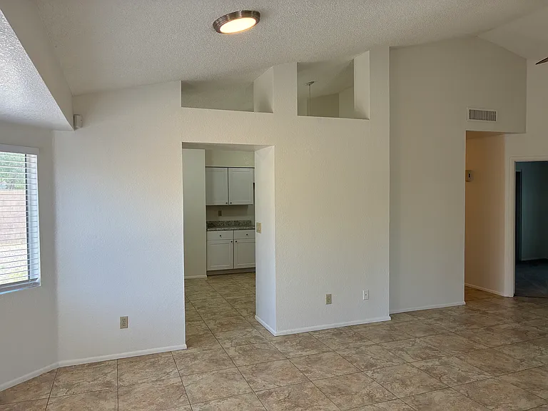 10820 W Wagon Wheel Dr — Photo 5