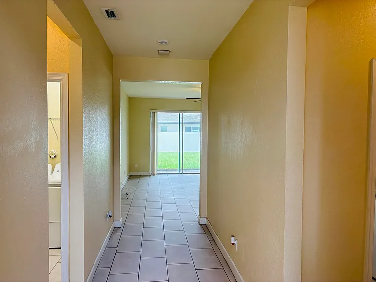 12512 NW Stanis Ln — Photo 10