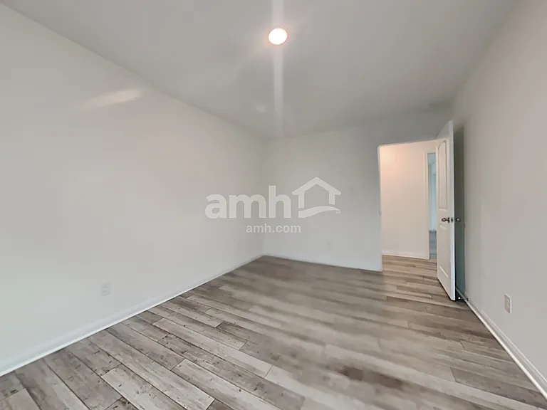 1211 Treeta Trl — Photo 21
