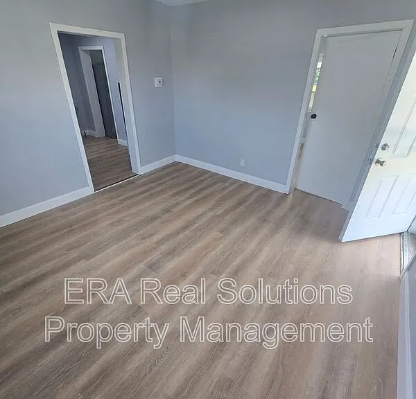 1282 Joyce Ave — Photo 8