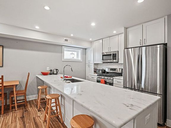 5th image of 419 Newton Pl NW #B