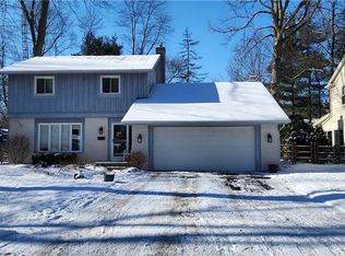 6953 S Fredericksburg Dr, Sylvania, OH 43560