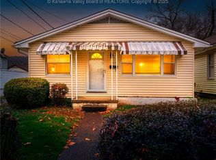 109 18th St, Dunbar, WV 25064