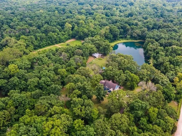 26725 S Bennett Rd, Freeman, MO 64746