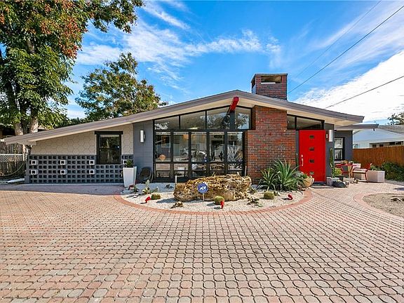 3rd image of 3411 S Summerlin Ave