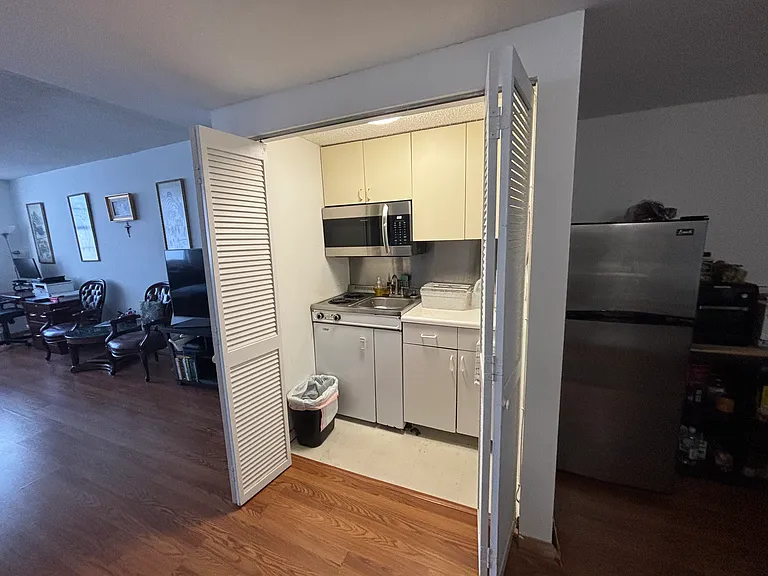 801 Brickell Bay Dr #1063 — Photo 5